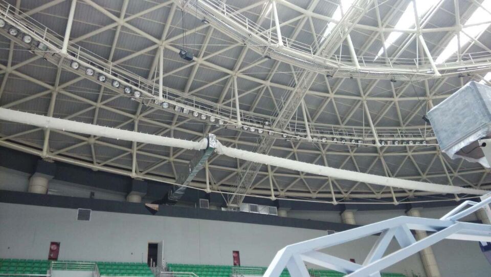 环绕观众席的法瑞空气分布器