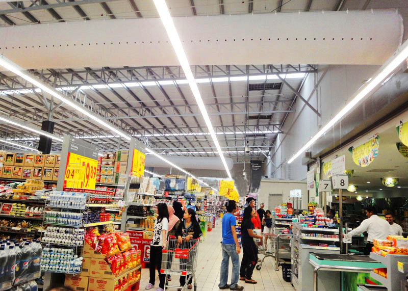 超市横向布置的布袋风管