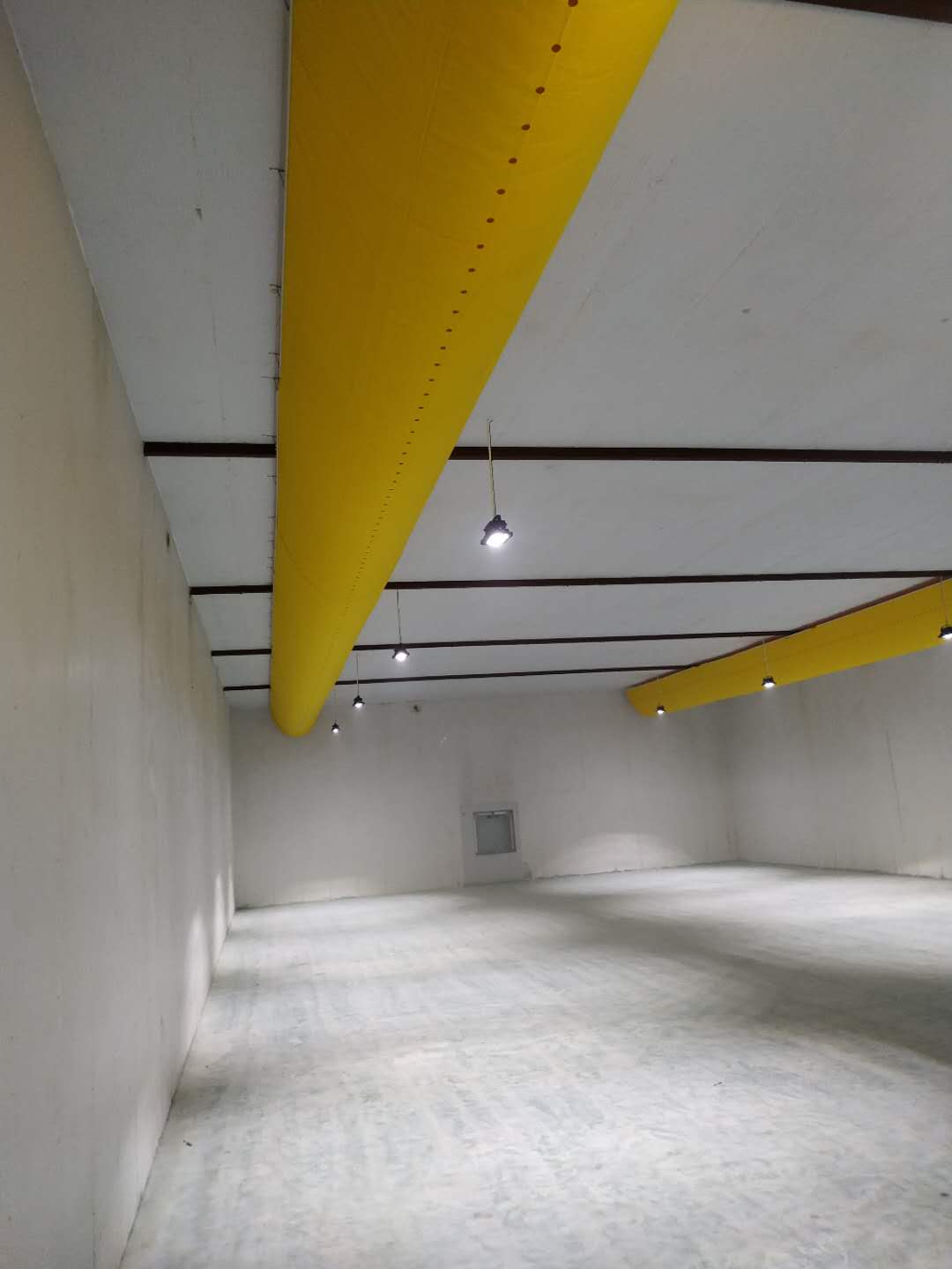 布袋风管贴顶安装